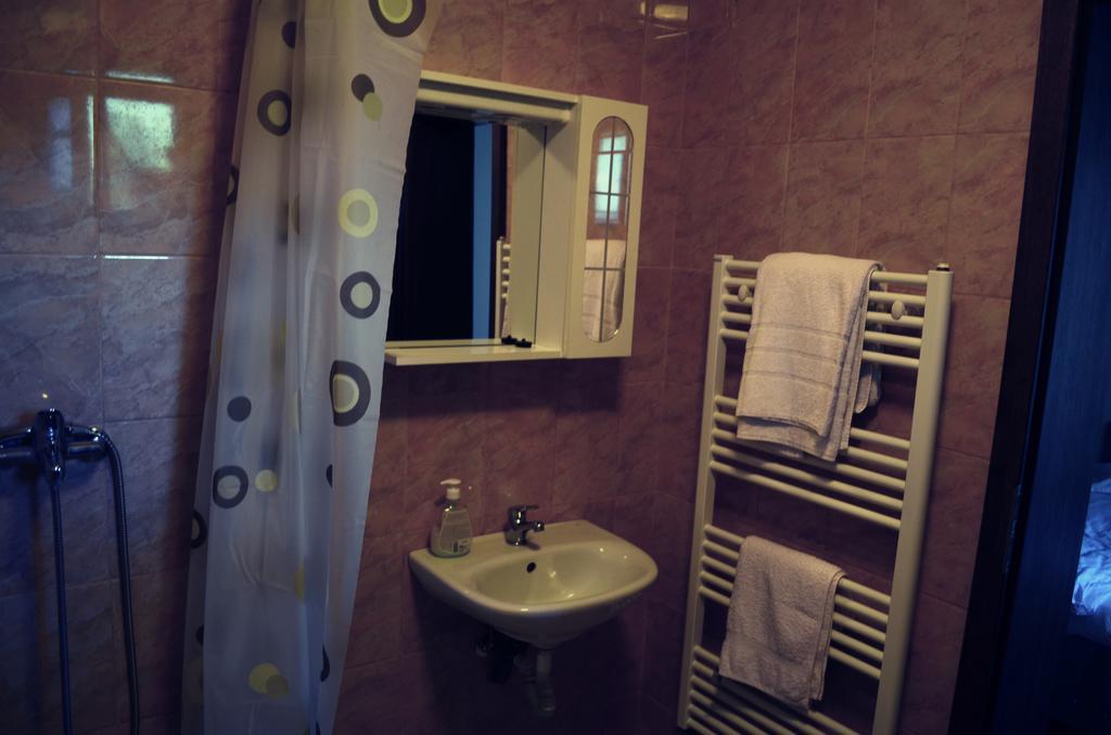 Pensiunea Sequoia Cluj-Napoca Esterno foto